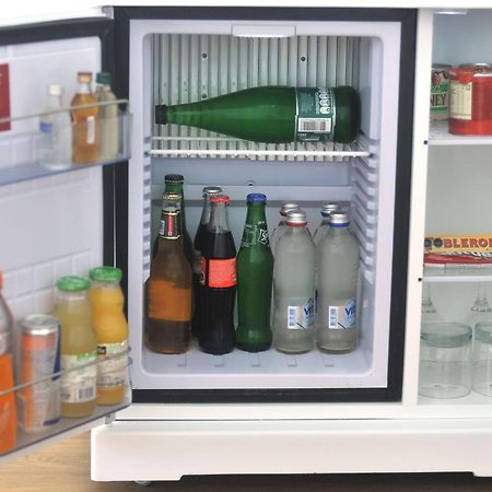 โรงแรม เอ็นเอช คอลเลคชัน พลาซา ซานเทียโก ซานติอาโก ภายนอก รูปภาพ A mini-bar