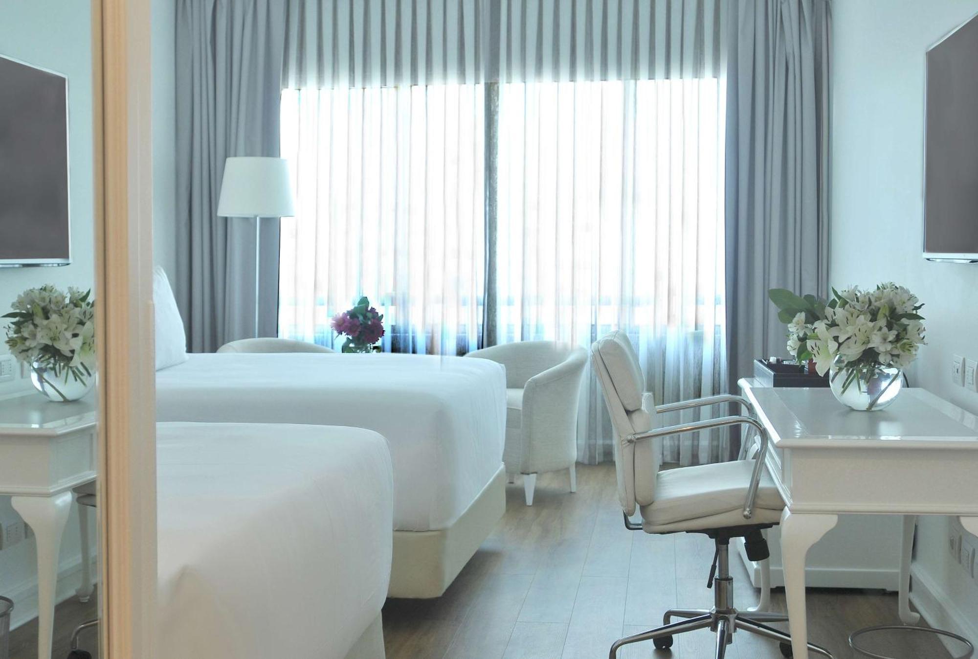 โรงแรม เอ็นเอช คอลเลคชัน พลาซา ซานเทียโก ซานติอาโก ภายนอก รูปภาพ Deluxe Room