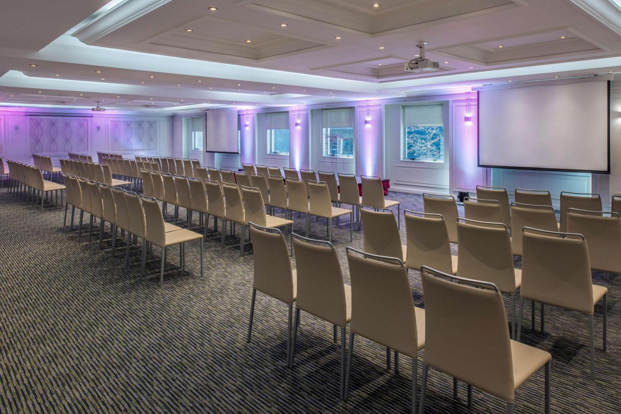 โรงแรม เอ็นเอช คอลเลคชัน พลาซา ซานเทียโก ซานติอาโก ภายนอก รูปภาพ The London Business School's main conference room