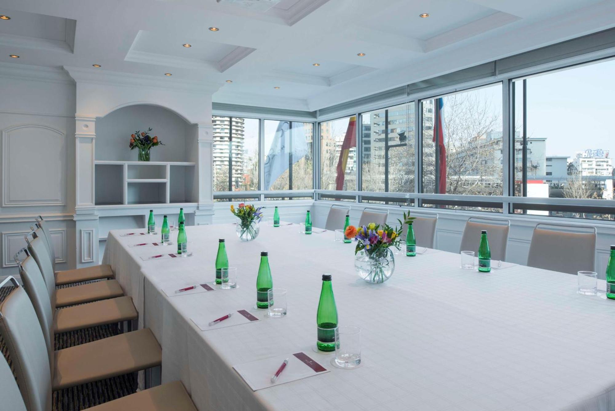 โรงแรม เอ็นเอช คอลเลคชัน พลาซา ซานเทียโก ซานติอาโก ภายนอก รูปภาพ The Boardroom